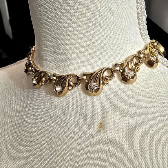 Trifari Necklace Pat Pending Choker Leaf Shaped Clear Rhinestones 14" L SKU 2254 - Picture 10 of 10